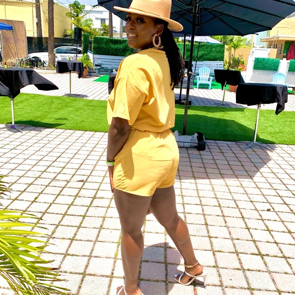 🌻🌻🌻Two Piece Short Set - Picture 2 of 2